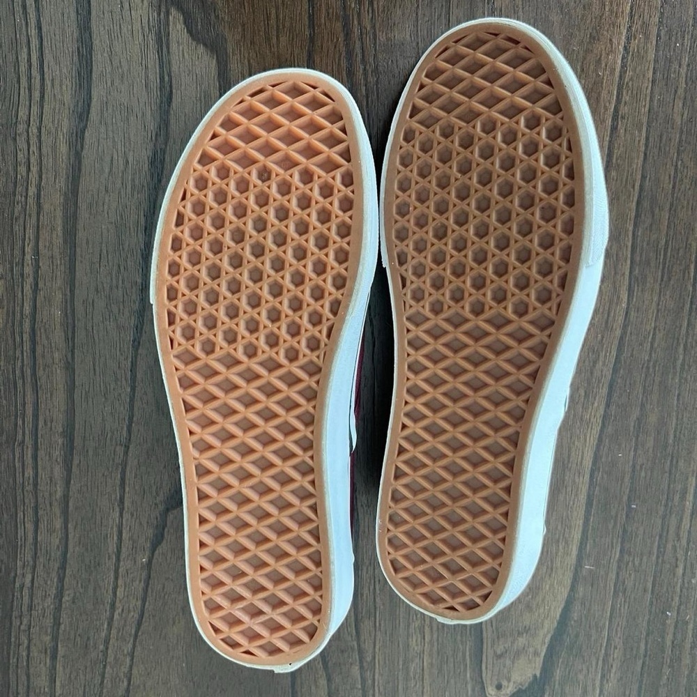 Vans Unisex Slip-On Sneakers - Garnet - Picture 5 of 9
